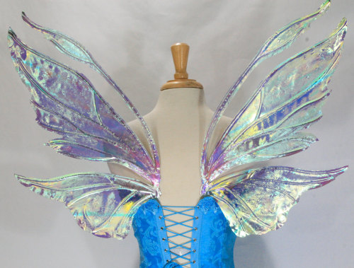 daddysjandbabyem:  whimsy-cat:  Fairy wings by Fancy Fairy. ( Etsy / Deviantart )  💜💗💛💚💙