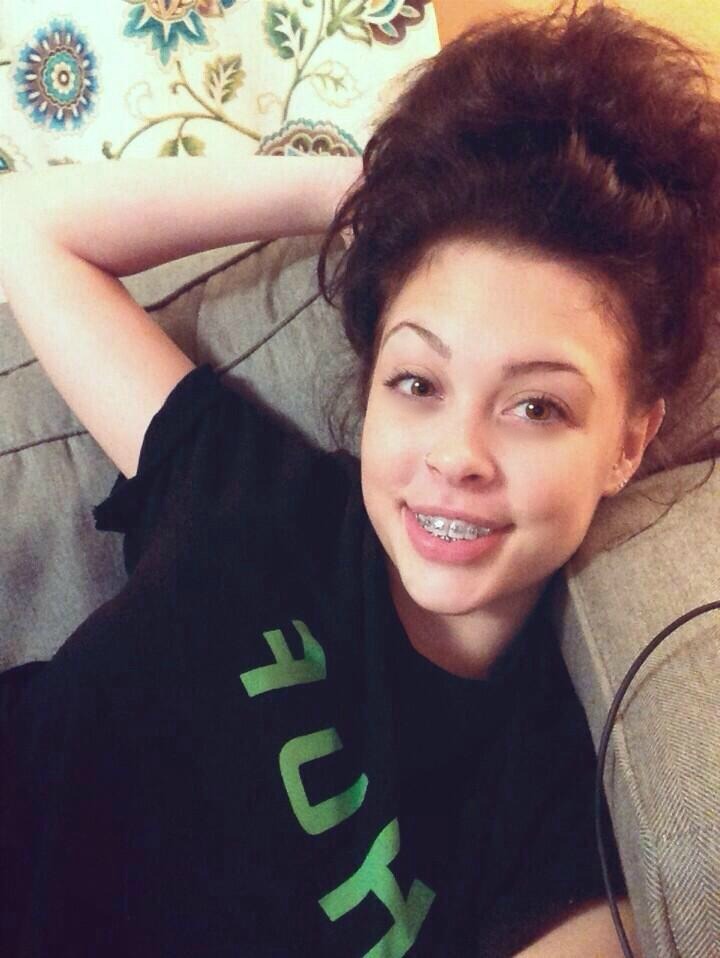 shesbombb:  http://vanillaluhv.tumblr.com/