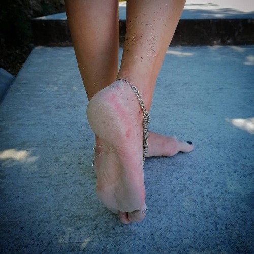 barefootedgurls:  the.solestice