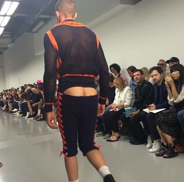 mrmatthu:  kunsthalles:  amen69fashion:  K!  Sure! Expose le crack  I’m fine with