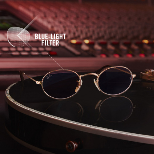 Smart eyewear technology for protective digital screen safety // Equipped with a blue light filter t