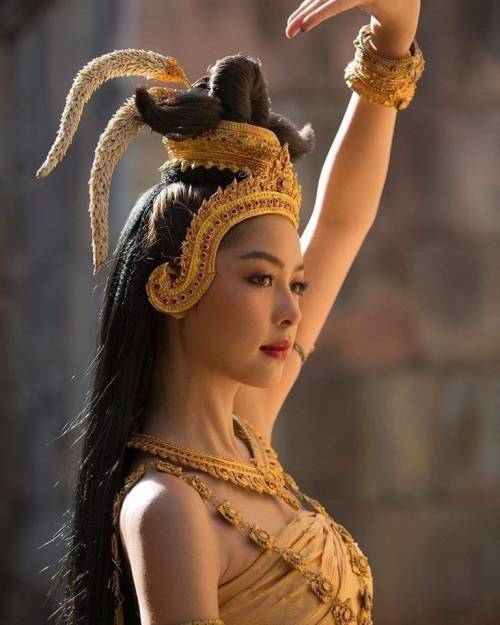 Dancer with ancient Khmer costume, Cambodia