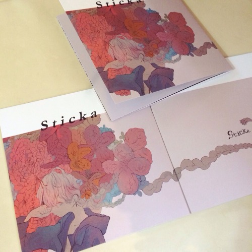 2/1 COMITIA111 Y09aにおります。 あたらしいものは新刊、缶バッジ、原画になります 既刊もあるだけ持っていきますのでよろしくお願いします 新刊「Sticka」A5変形 p16 ¥