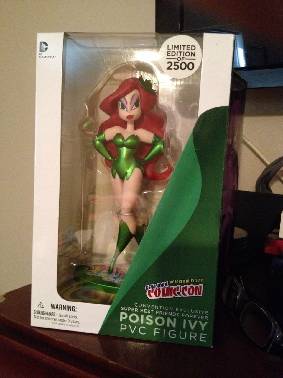 housewifeswag:  mroifyouplease:  Look at this sassy lil thang! #poison ivy#dc#limited