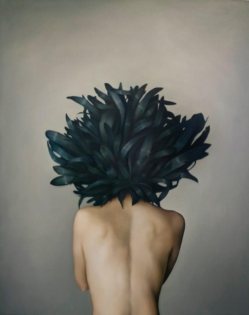 mymodernmet:Mysteriously Surreal Paintings of Faceless Women Overpowered by Nature and Wildlife