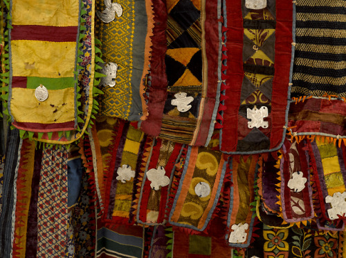 Conservators at the Brooklyn Museum examined and analyzed the fabric in this egúngún masquerade danc