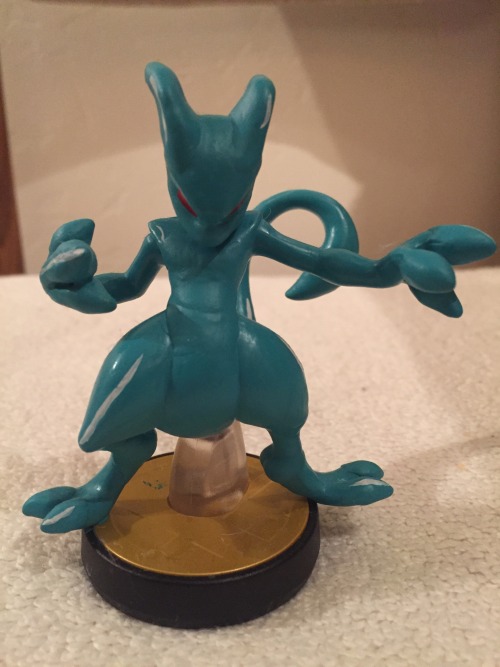 Giegue from Mother Mewtwo Amiibo with green stuff and Citadel paint! This is perhaps one of my favor