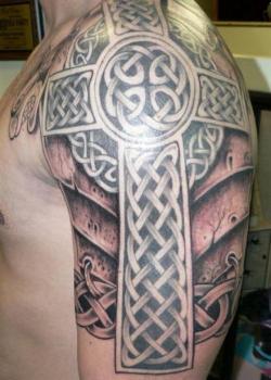 tattooedbodyart:  41 Cool Celtic Tattoos Ideasimage source: makinbacon.hubpages.com