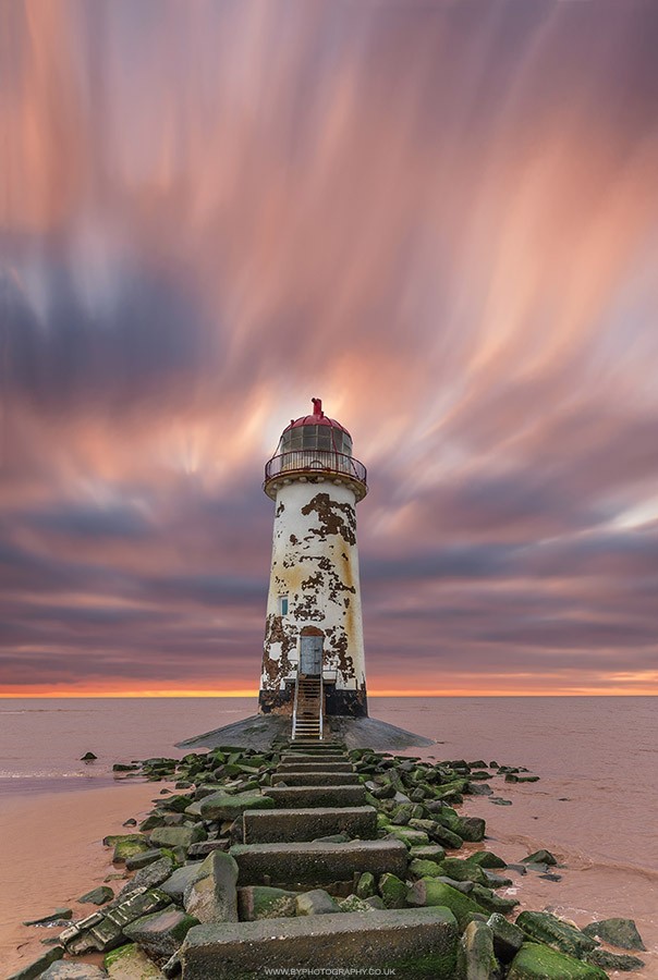 morethanphotography:  Deserted Lighthouse by bahadir_yeniceri 