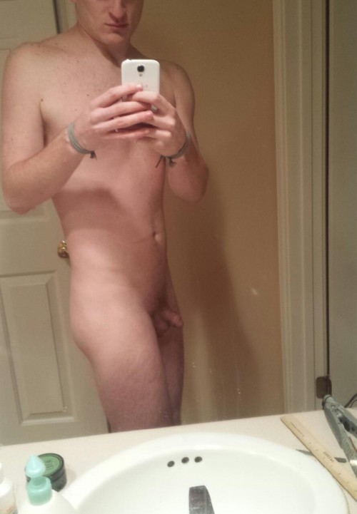 smallercockguy: hairotterboy: That’s a tiny dick for a grown man to have between his legs Swee