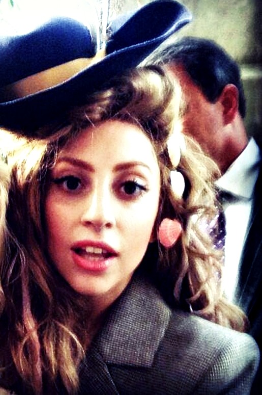 internationalgaga:  Gaga in London a few minutes ago! 