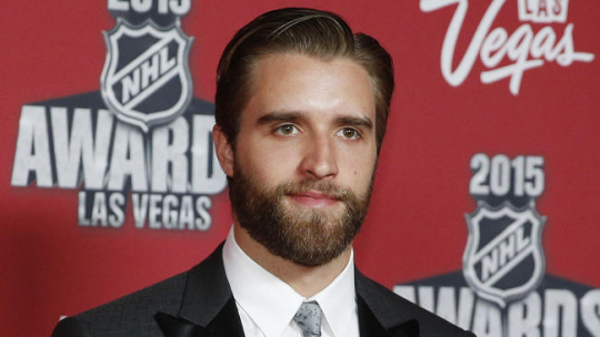 ✌ — An incomplete list of NHL players who look much