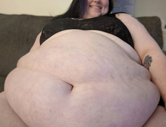 Porn photo hazeleyesbbw:I can’t stop getting fatter