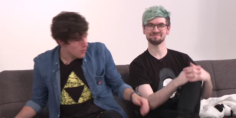 0-xza-0:  When your friends are suffering and you’re happy because they feel your