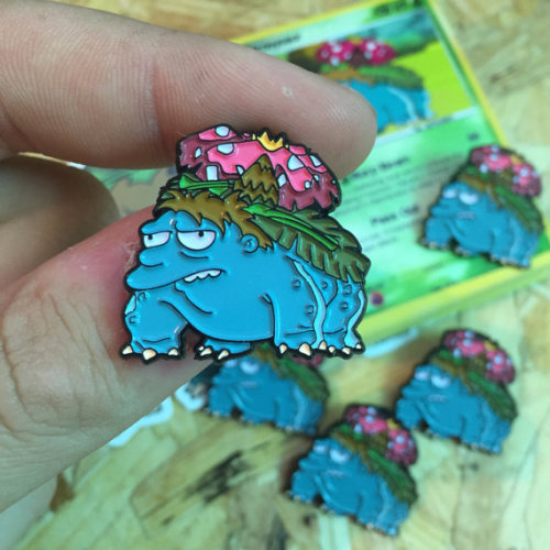 welele:  logoside:  THUMBS, en Etsy.  Incumplen derechos de imagen por dos y por eso te gustan el doble