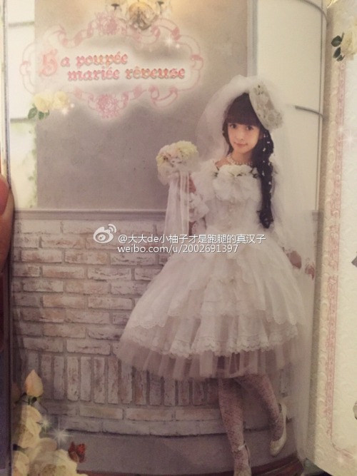 frederica1995:  BTSSB catalogue Credit: http://weibo.com/u/2002691397 Rosa Centifolia 400,000 yenChère princesse, vivez un brillant avenir 340,000 yenLa poupée mariée rêveuse 350,000 yenFleurette Menuet 180,000 yenFlower Secret shoes 14,800 yen 