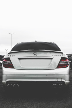 envyavenue:  Mercedes-Benz C63 AMG | Photographer