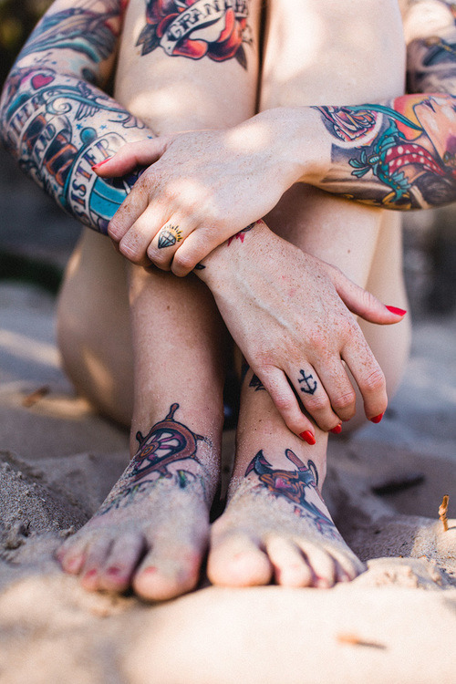 snapbacksandgasmasks:  tattoo blog xx