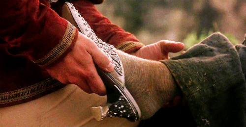 movie-gifs:Ever After: A Cinderella Story(1998) dir. Andy Tennant