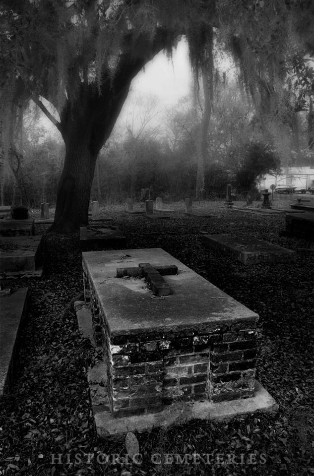 voodoo-sugar:  sleep my darling, sleep 