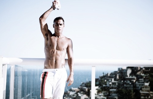 tudopoorrbr:  teamrebeldesbrasil:  somic-and-barteus:  ai deuuxx *-*   multiplica senhor!  JEEEEEEOVÁ  