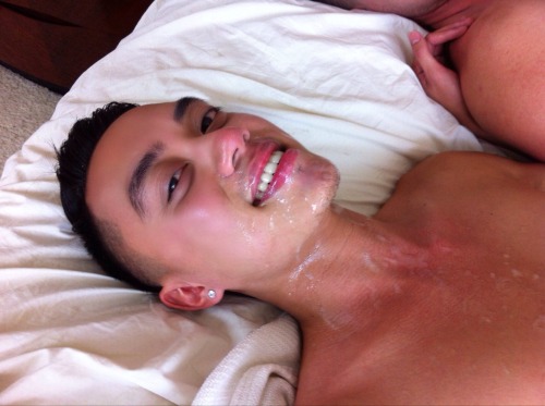 edgemenow:  That monster fed me breakfast this morning. The model is Lucas Knight.
