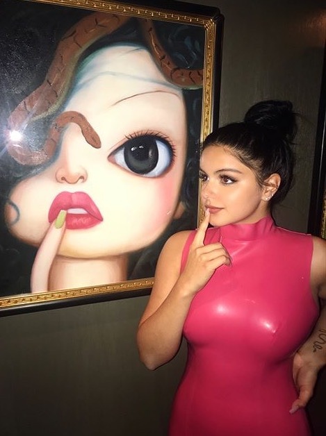 Porn celebfakes-uncensored:  Ariel Winter photos