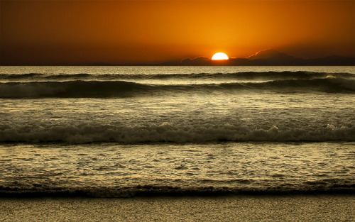 djferreira224: Sunset by adyLee on Flickr.