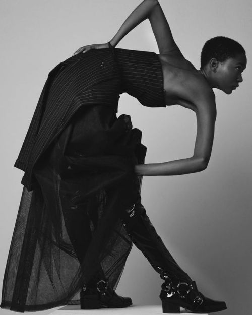 #tbt @mahanypery styled by @kpbreen @moschino stylists assistant @guvajan makeup @alyssalorrainehair