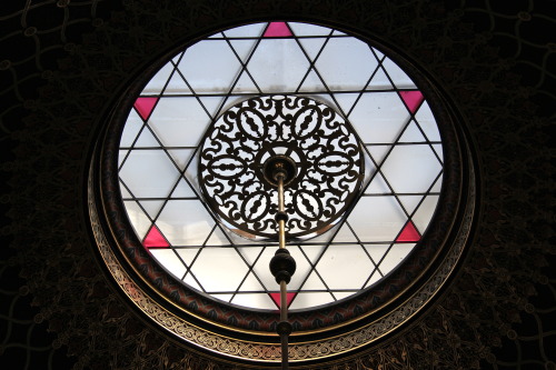 earlandladygray:Prague’s Spanish Synagogue is a wonder for the eyes. Built in 1868 in the Moorish Re