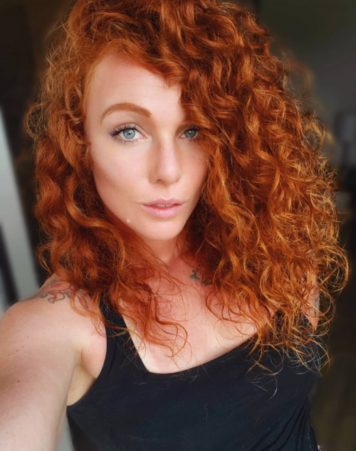 awesomeredhds02: aliann444  Happy Sunday  #redhead #redhair #girlswithredhair#gingergirls #ginger #g