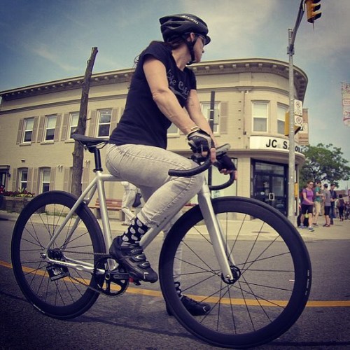 fixiegirls: Repost from @jaznow #bestbirthdayever #allfixedgear #leaderbikeusa #kagero #godandfamous