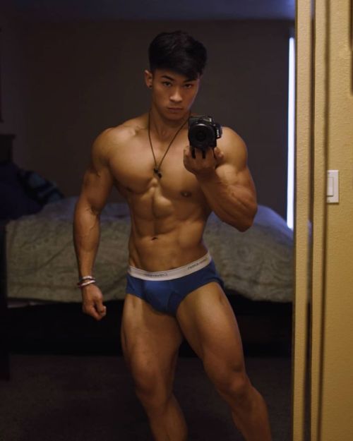 musclecomposition:Physique model, Nyle Nayga porn pictures