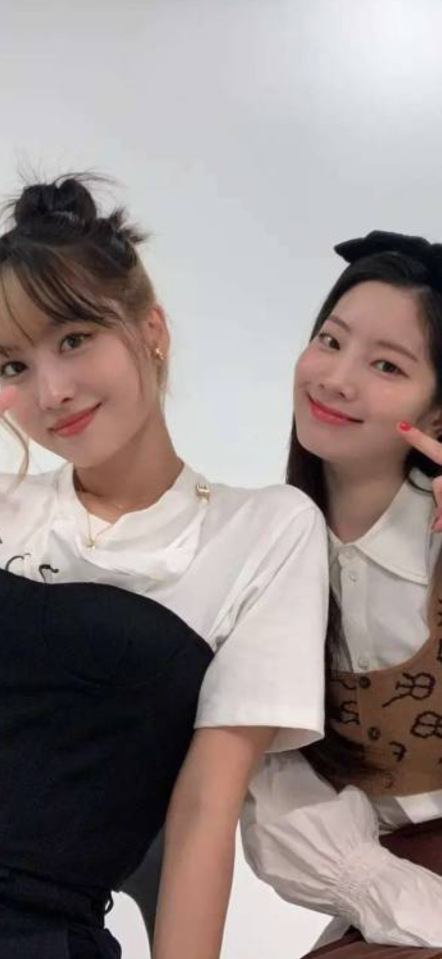 Dahmo - Matching Wallpapers