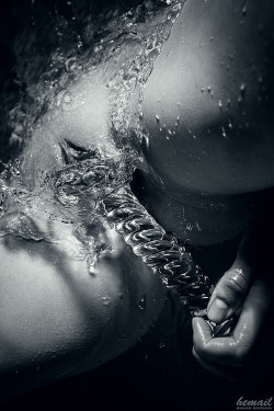 disturbedsubmissive:  That moment she squirts
