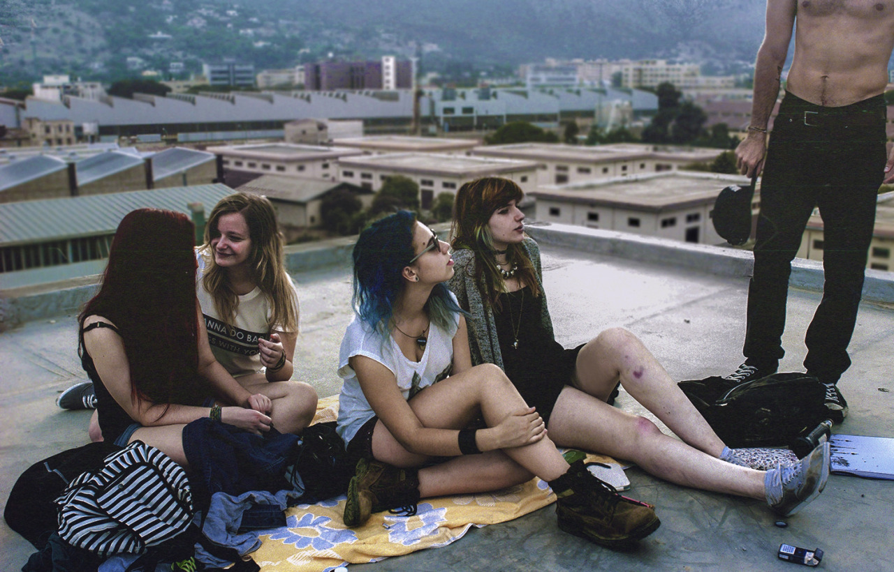 coltre:  Spent a lovely afternoon on the roof with friends!