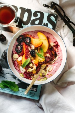 sweetoothgirl:  TANGY HIBISCUS YOGURT (DAIRY-FREE), WARM PEACHES, AND HONEY    Yes please and thank you!