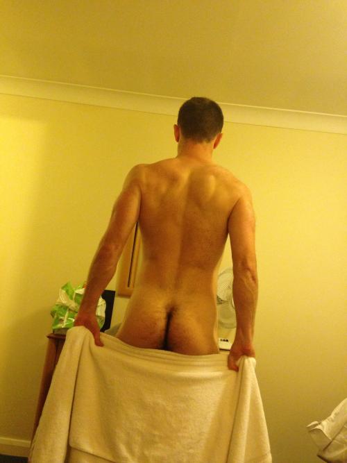 XXX straightdudesexting:  21 year old straight photo