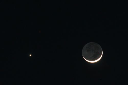 spaceexp:The moon, Mars, Venus, and Uranus aligned - 2/20/15 via reddit