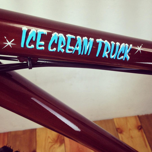 thalasin: 美味しいアイスクリームはいかがですか？ SURLY ICE CREAM TRUCK CUSTOM PAINT BY SWAMP THINGS. #swampthings #surl