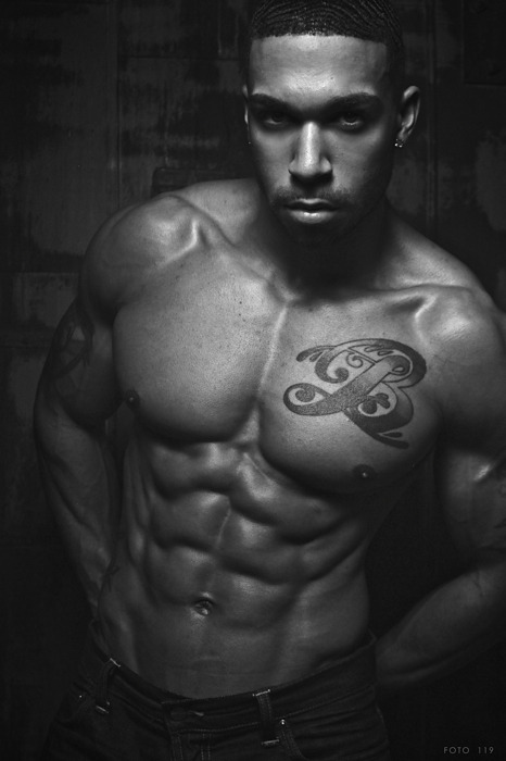 musclejaw:  m3n4m3n:  Jacob Sumana  Abs to the Nth. PowerWWW.MUSCLEJAW.TUMBLR.COM 