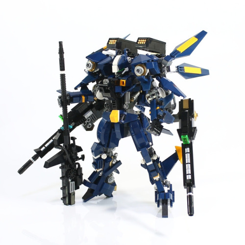 pimpmybricks:  MF-05 Navy falcon by LEGO DOU Moko http://flic.kr/p/TWi5rR