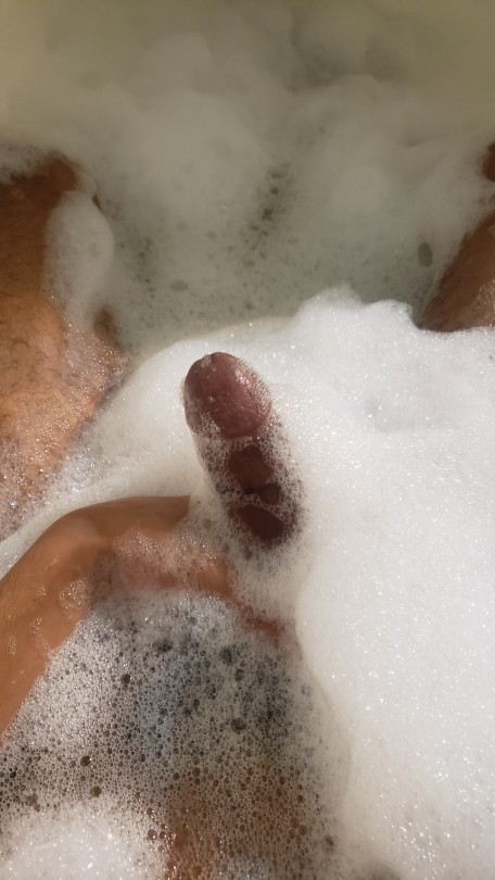 horny-paladin:i think i added too many bubbles. anyway happy thanksgiving or whatever