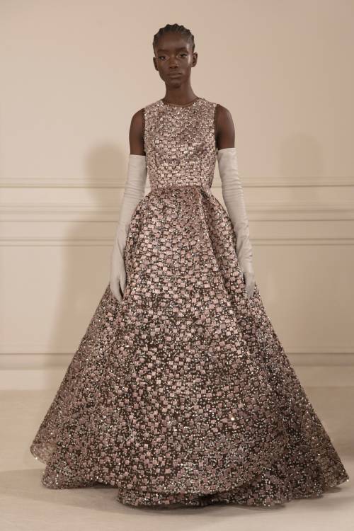 Valentino by Pierpaolo Piccioli, Spring 2022 Couture Credits:Joe McKenna - Fashion Editor/Styli