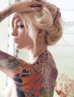 fuckyeahgirlswithtattoos:    