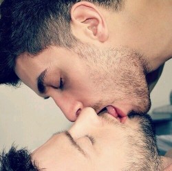 Adorable gay couples!