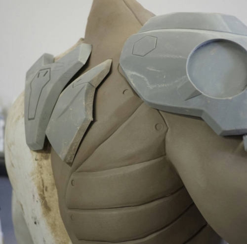 the-future-now: At this year’s San Diego Comic-Con, Overwatch’s newest character, Doomfist — set to release on July 27  — made his debut appearance. Not the real Doomfist, of course,  but a very talented model dressed head-to-fist-to-toe in some