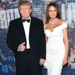 https://www.thesun.co.uk/news/1533231/racy-pics-show-donald-trumps-wife-melania-posing-fully-naked-in-steamy-photoshoot-for-max-magazine/