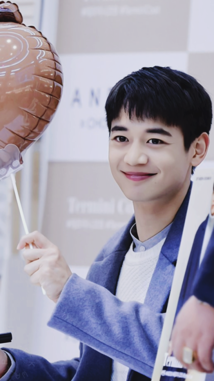 『CHOI MINHO』saved? reblog or like© fantaken owners 1;2;3