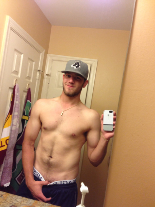 biblogdude:  Too bad I don’t still live in MD! Fuck just what I like in a bud texasman561980:  shitilikeandafewofme:  22 year old. Gaithersburg, MD Follow me for more like this!    Sexy love average guys  